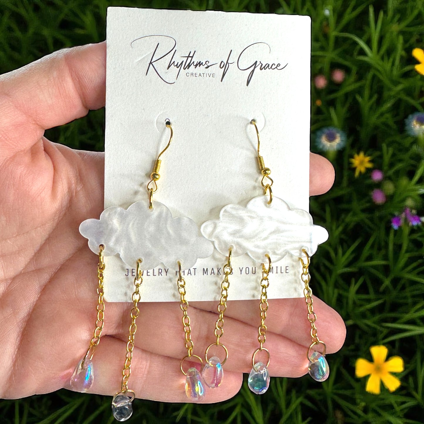 Sparkle in the Rain: Crystal Raindrop Cloud Earrings – Lightweight & Stunning!
