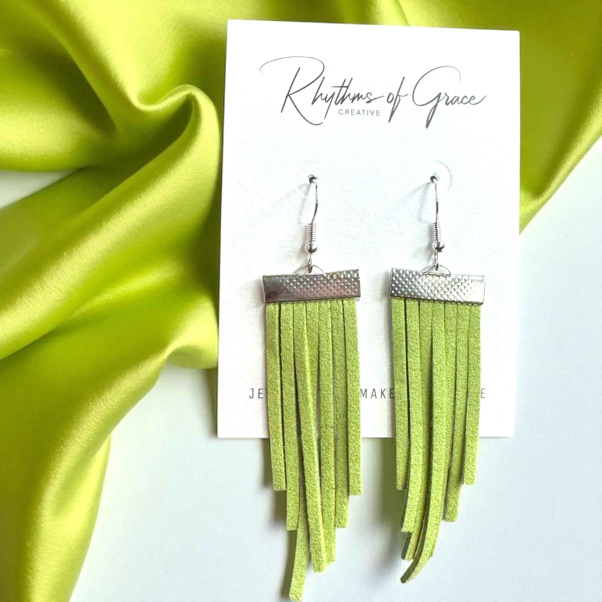 Fringe Boho Dangle Earrings: Embrace the Bohemian Vibe!