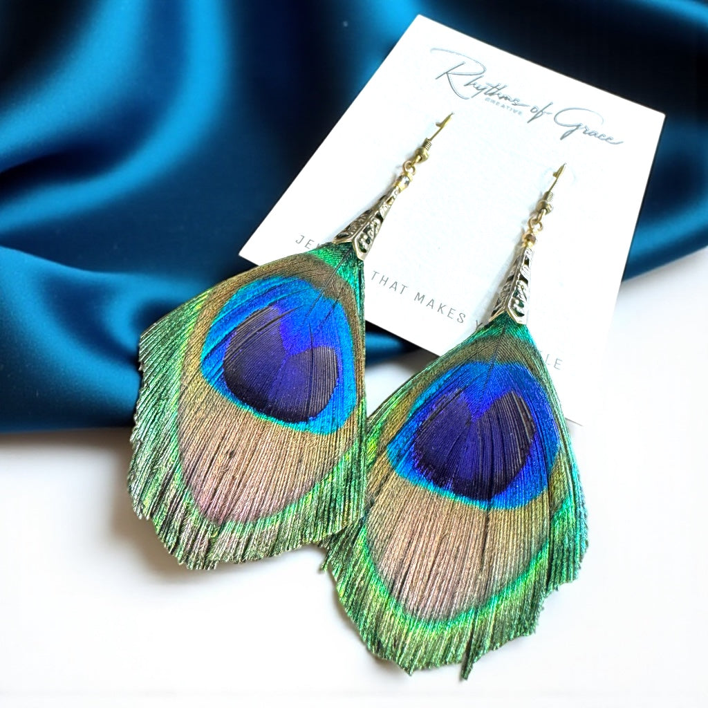 Peacock Feather Dangle Earrings – Add Some Festival Flair!