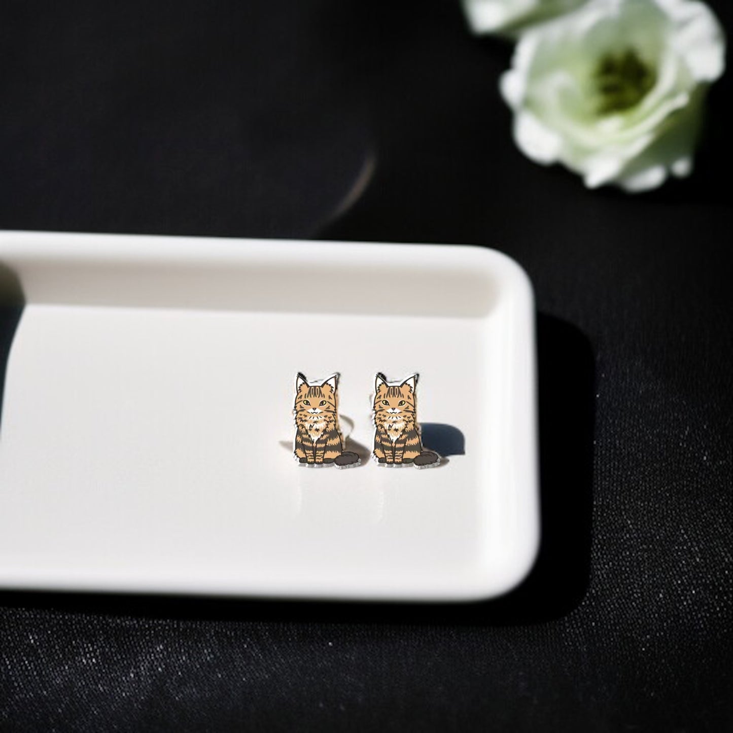 Purr-fectly Adorable Cat Stud Earrings 🐾