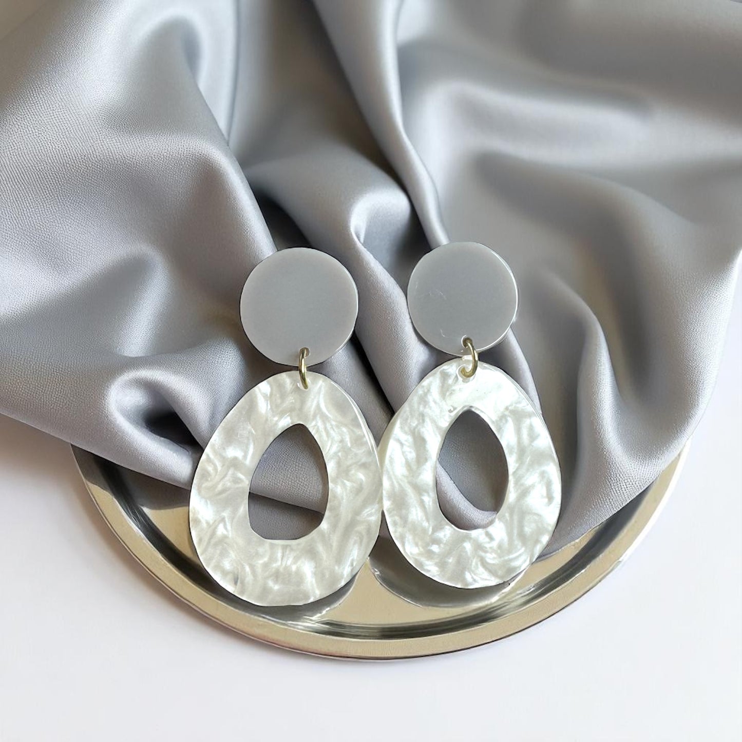 Chic Marble Drop Earrings – Handmade White & Grey Acrylic Dangles