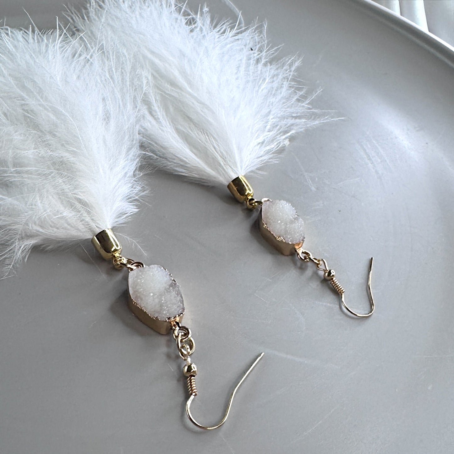 "Feathered Dreams" Druzy Dangle Earrings – Embrace Your Boho Sparkle!