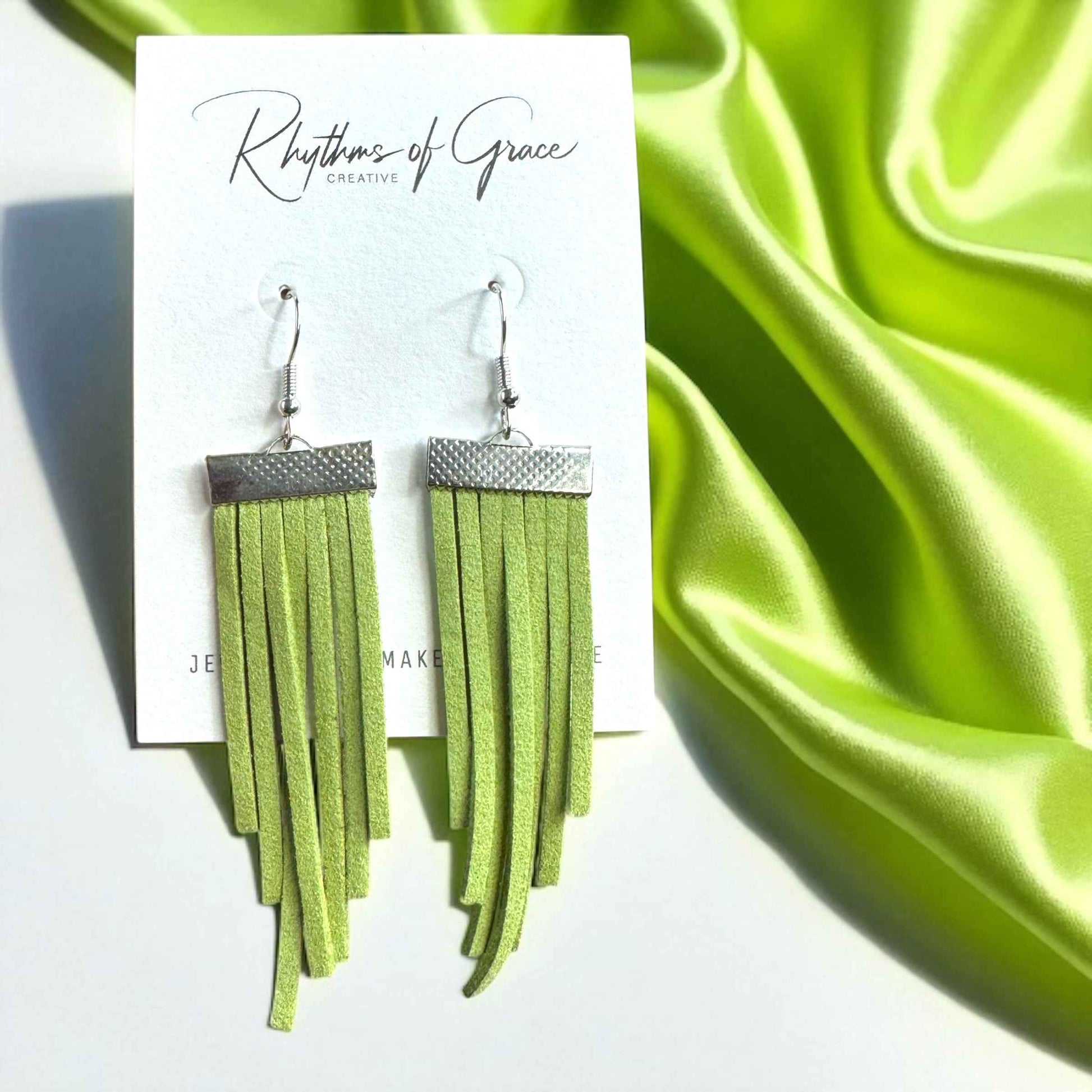 Fringe Boho Dangle Earrings: Embrace the Bohemian Vibe!