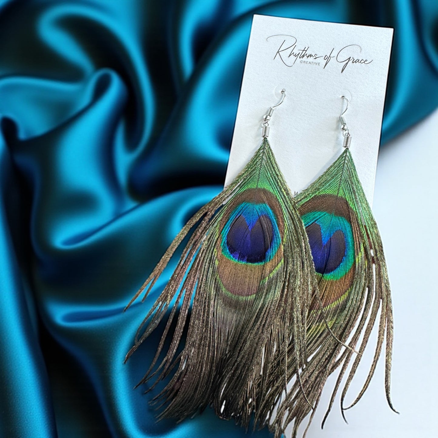 Boho Peacock Feather Dangle Earrings – Lightweight, Bold & Beautiful! 🦚