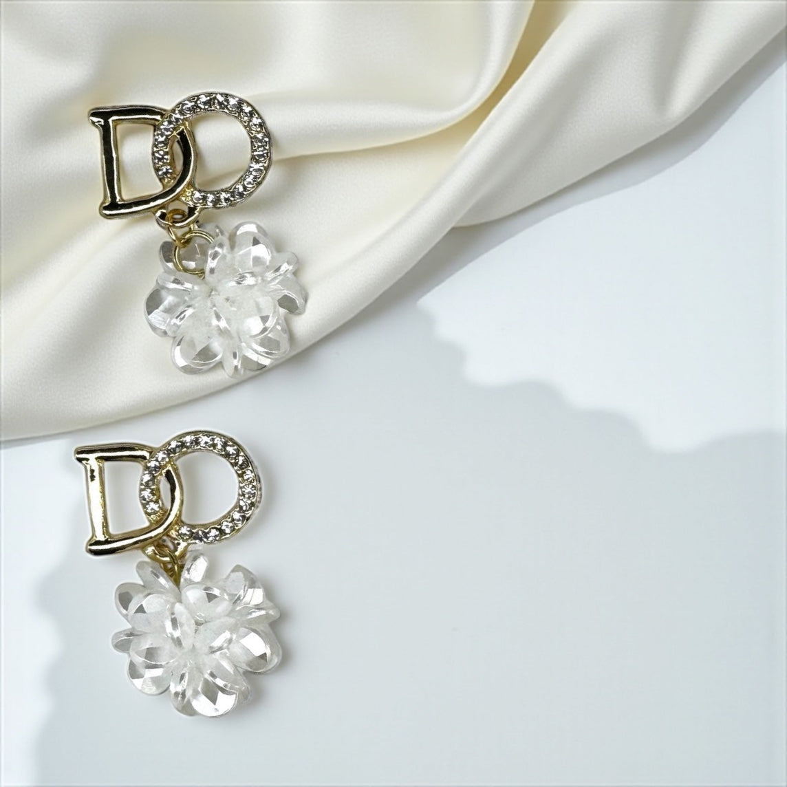 Dazzling 'I Do' Rhinestone Earrings: Shine Bright on Your Big Day!