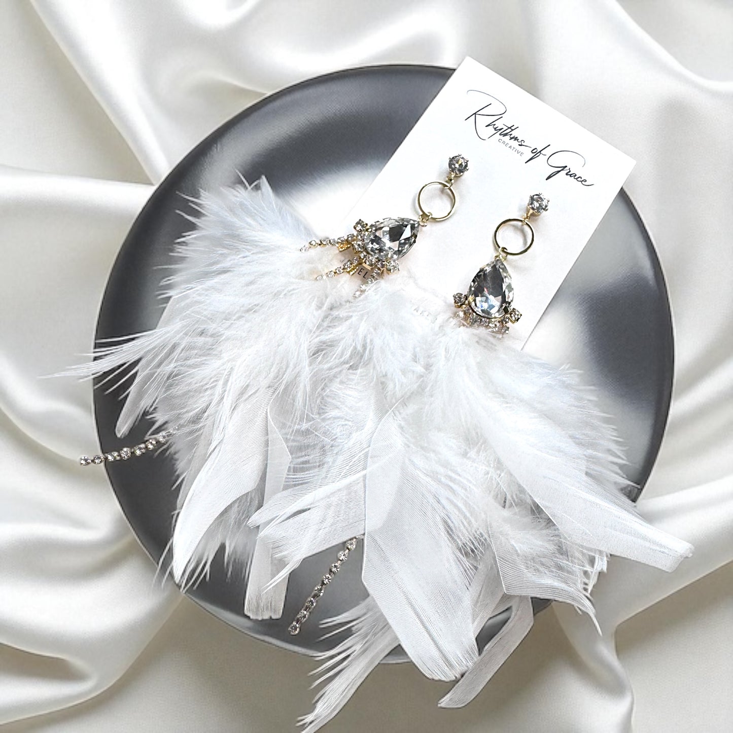 Dreamy White Feather Earrings – Rhinestone Dangles for Boho Queens