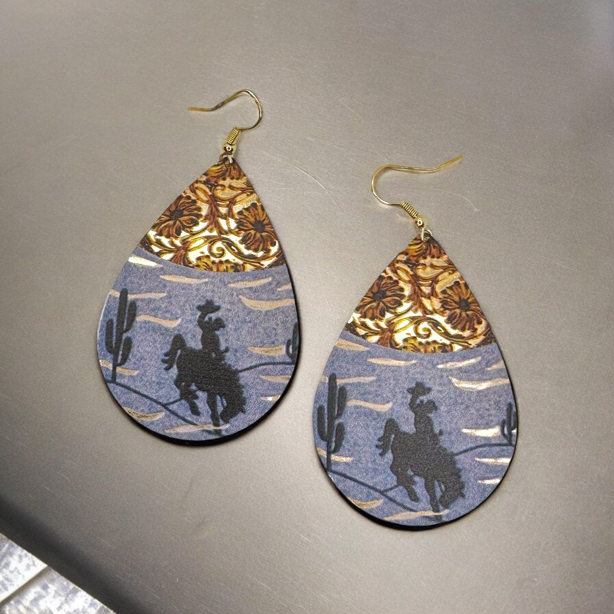 Stunning Western Dangle Earrings - Rustic Charm - 3 x 1.5 inches