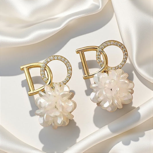 Dazzling 'I Do' Rhinestone Earrings: Shine Bright on Your Big Day!