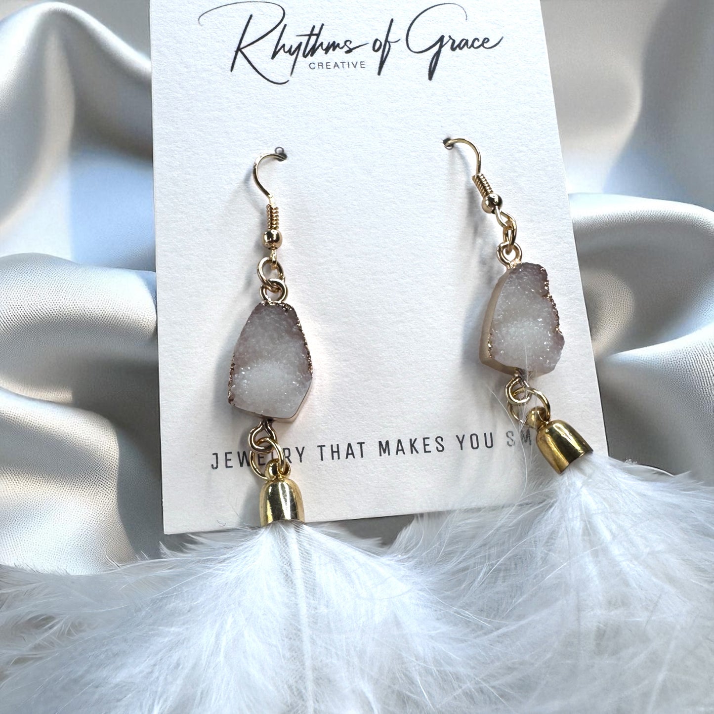 "Feathered Dreams" Druzy Dangle Earrings – Embrace Your Boho Sparkle!