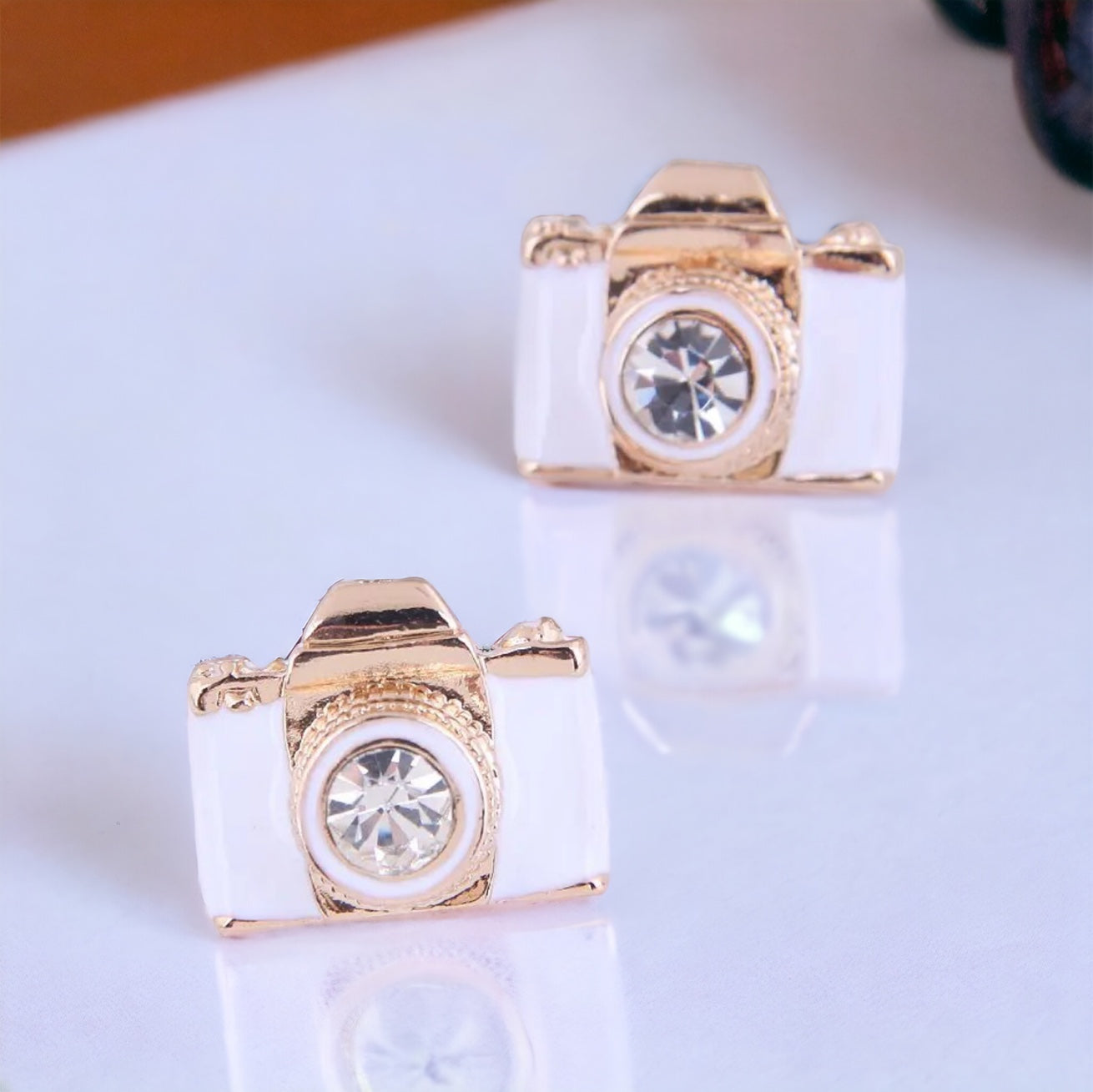 Snap Chic: Dazzling Camera Rhinestone Stud Earrings in White, Pink & Blue!