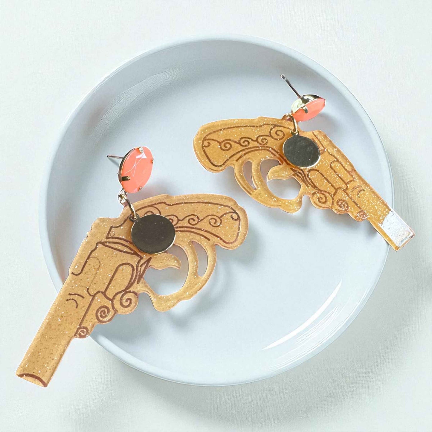 Western Vibes: Handgun Dangle Earrings – Personalized Pistol Style in Black or Peach 🤠
