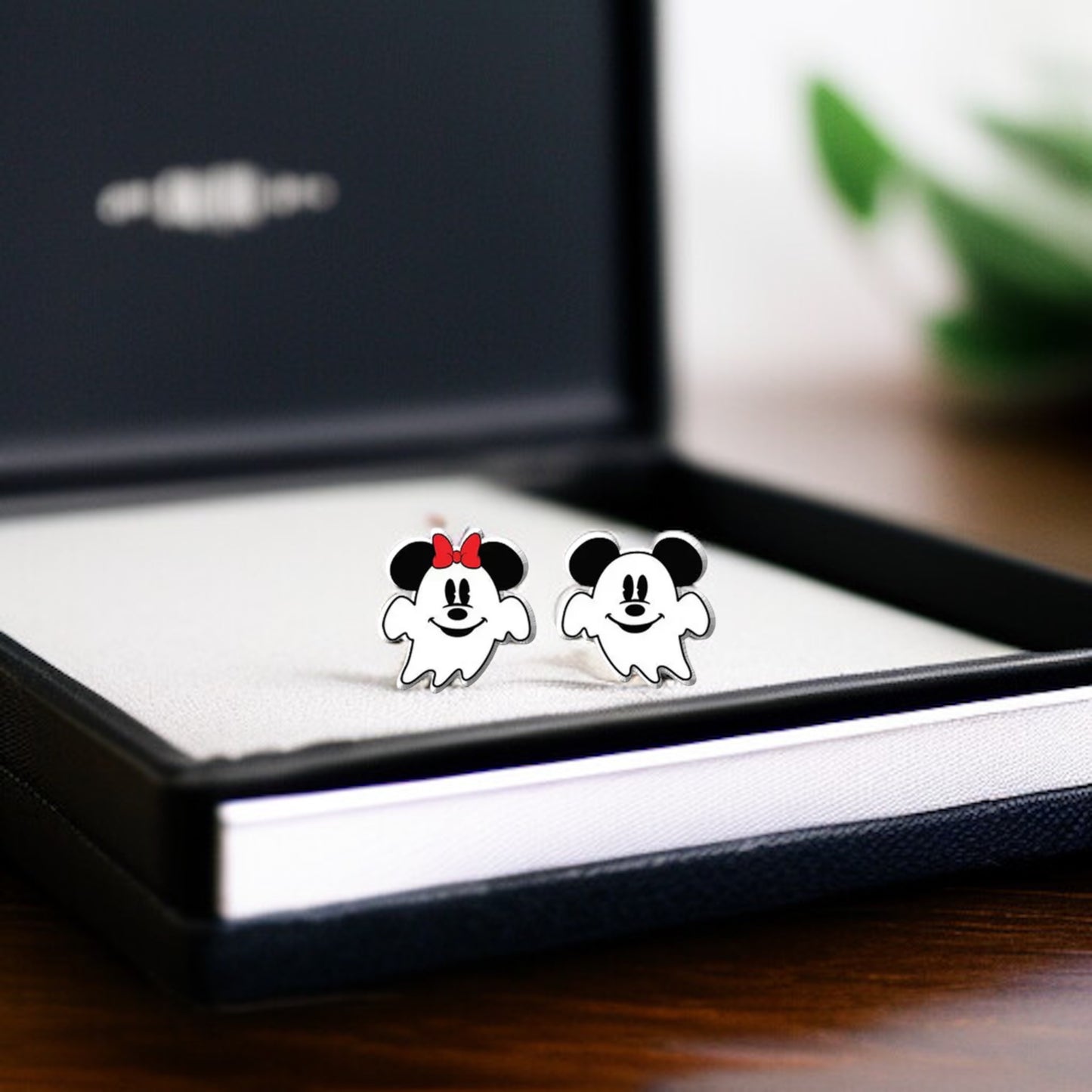 Hauntingly Cute Halloween Stud Earrings – Spooktacular Styles Await!