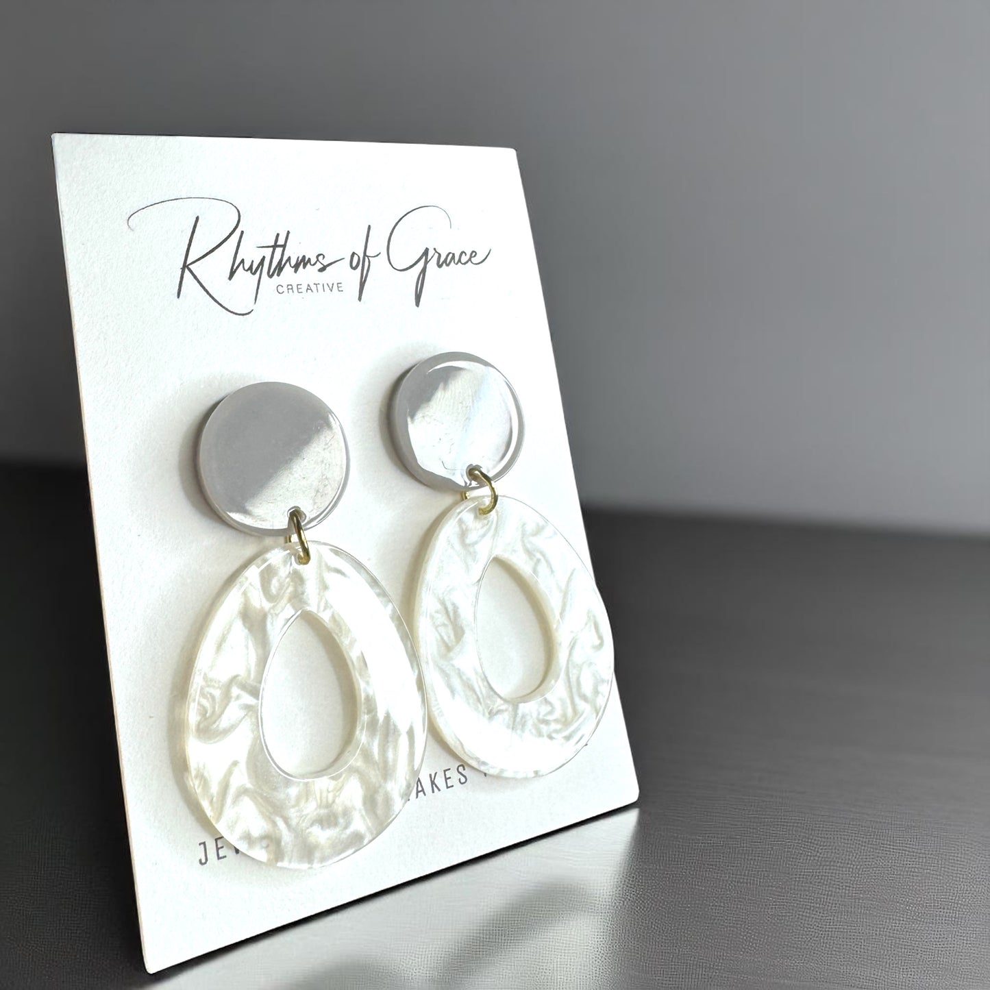 Chic Marble Drop Earrings – Handmade White & Grey Acrylic Dangles