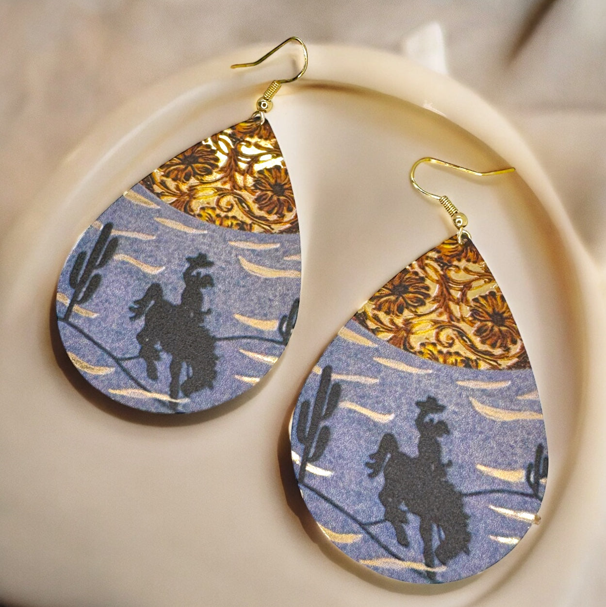 Stunning Western Dangle Earrings - Rustic Charm - 3 x 1.5 inches