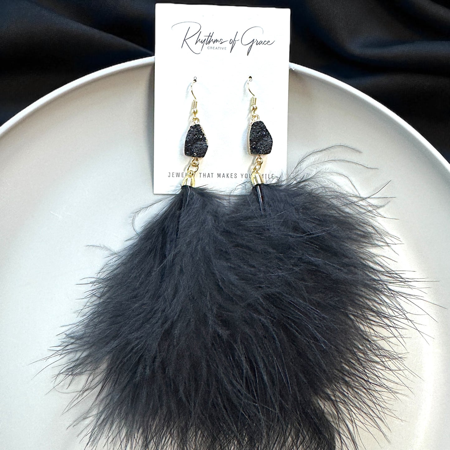 "Feathered Dreams" Druzy Dangle Earrings – Embrace Your Boho Sparkle!