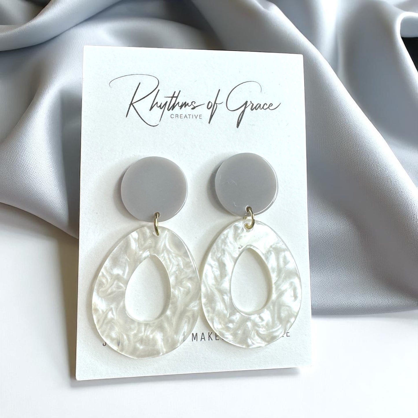Chic Marble Drop Earrings – Handmade White & Grey Acrylic Dangles