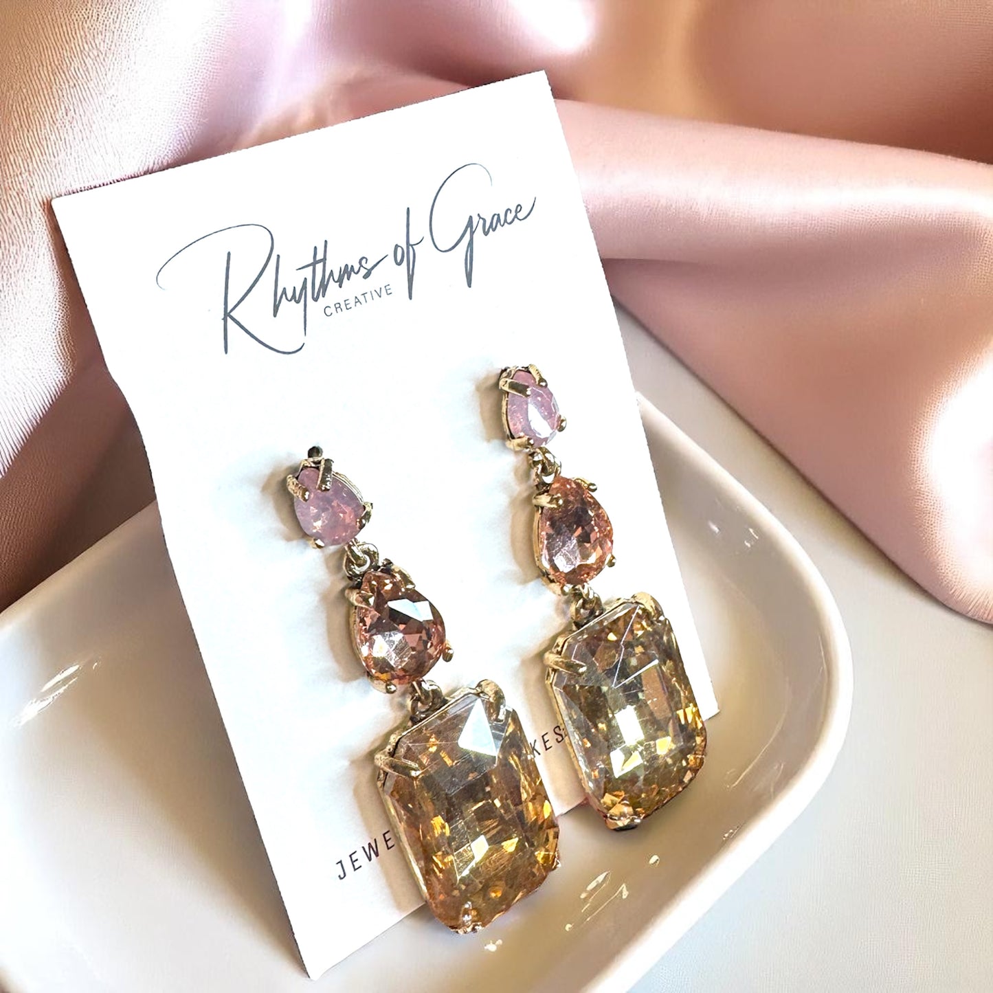 Blush & Sparkle: Stunning Pale Pink Rhinestone Drop Earrings!