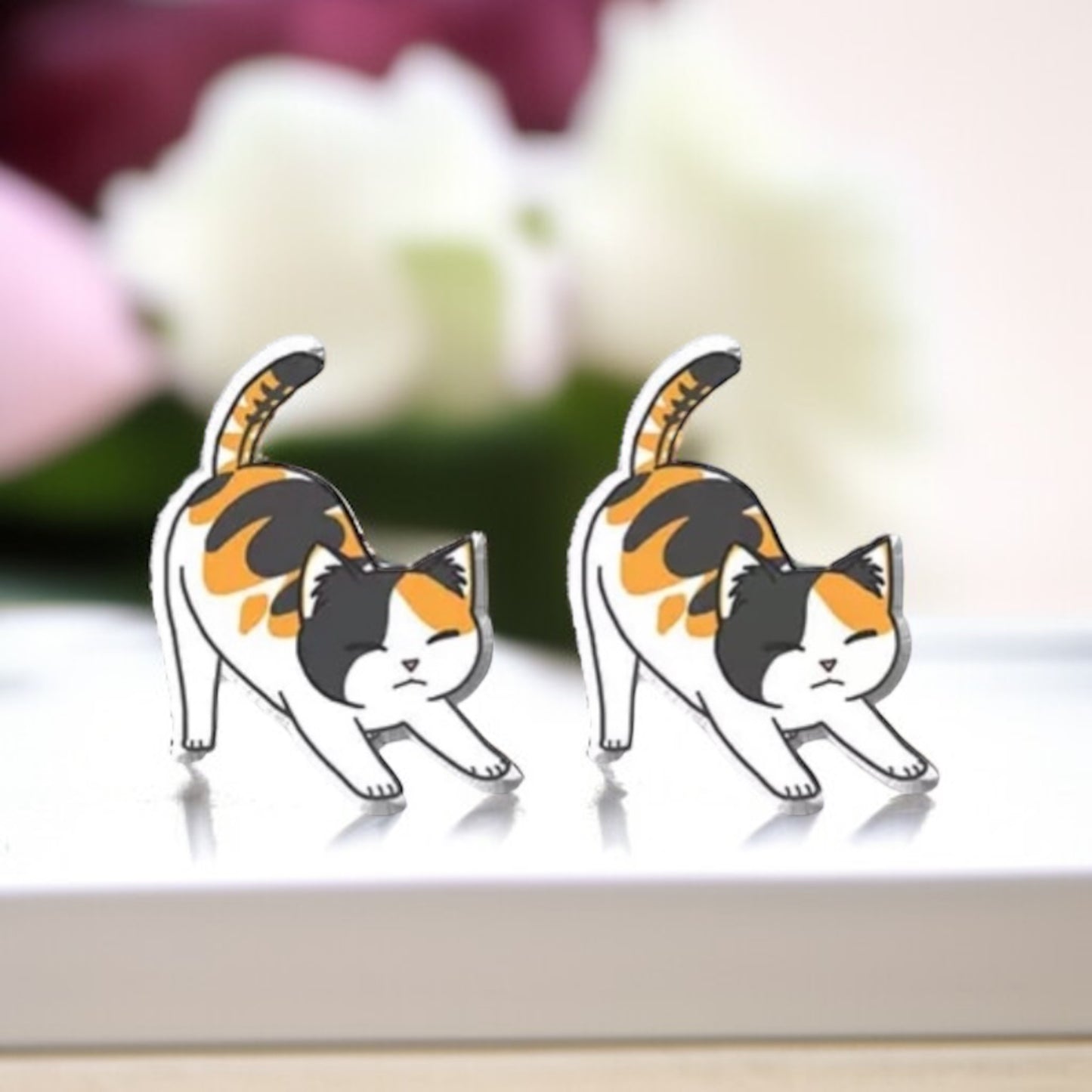 Purr-fectly Charming Calico Cat Stud Earrings 🐾
