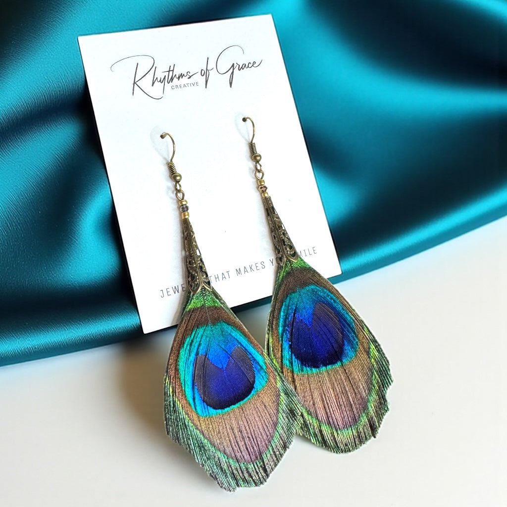 Peacock Feather Dangle Earrings – Add Some Festival Flair!