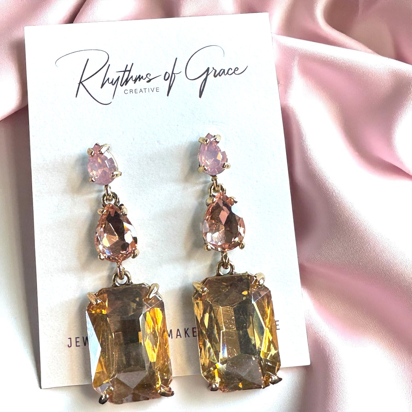Blush & Sparkle: Stunning Pale Pink Rhinestone Drop Earrings!