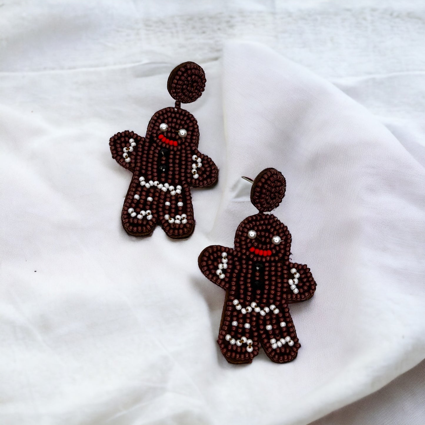 Gingerbread Cheer: Sweet & Festive Beaded Earrings!