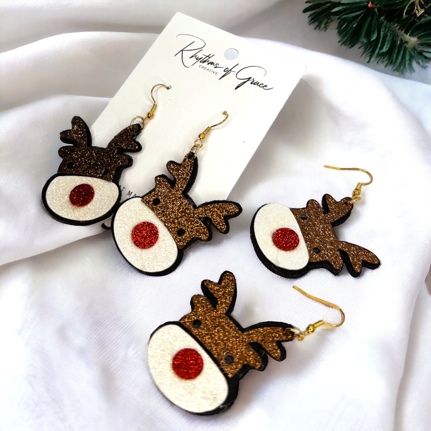Dazzle and Delight: Glitter Reindeer Dangle Earrings! 🎉