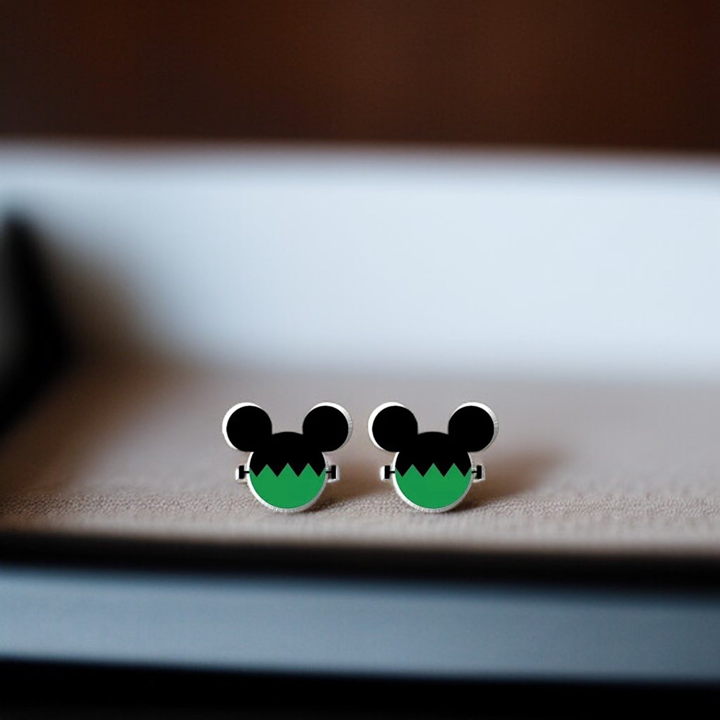 Hauntingly Cute Halloween Stud Earrings – Spooktacular Styles Await!