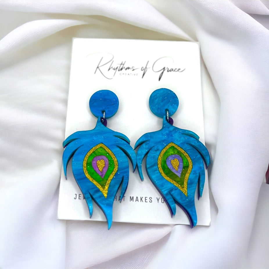 Flaunt Your Flair: Enchanting Peacock Feather Earrings!