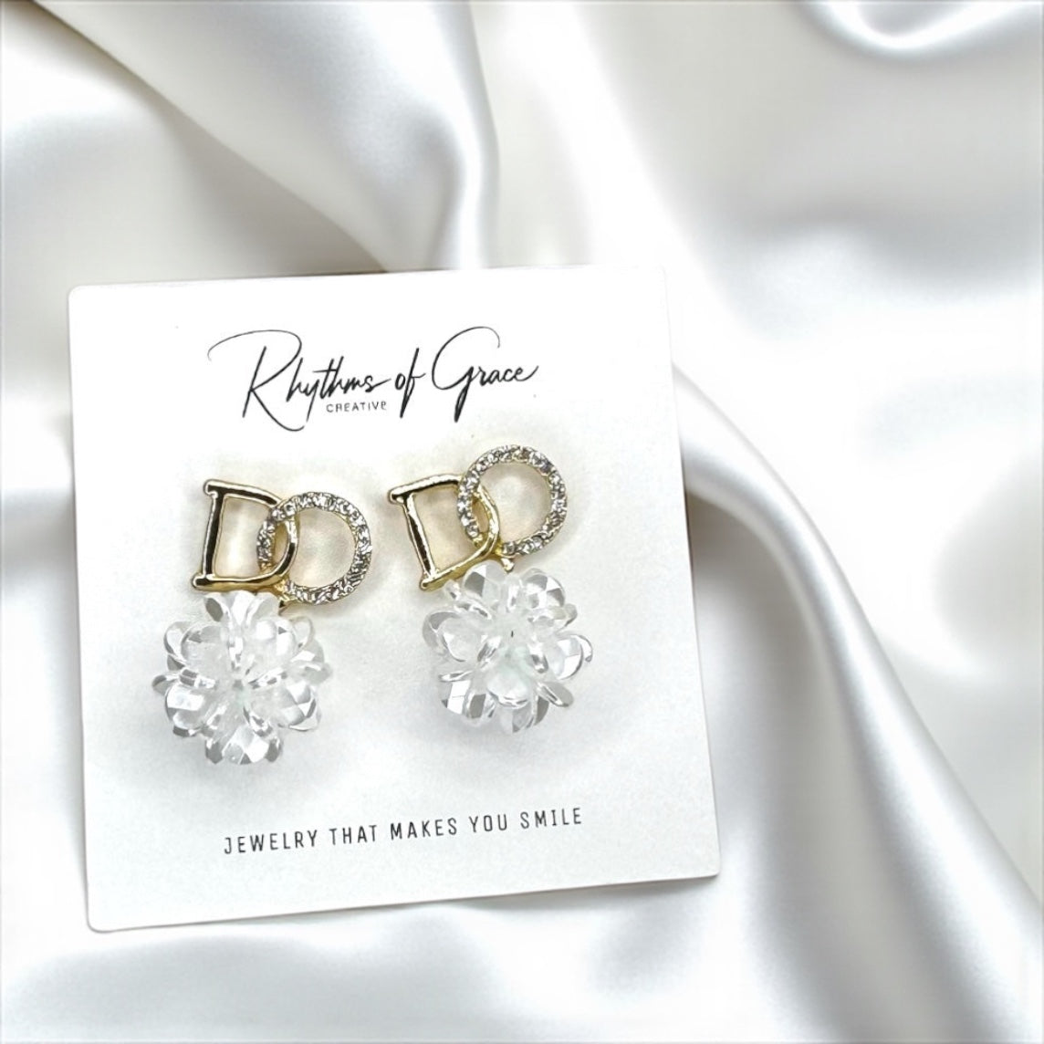 Dazzling 'I Do' Rhinestone Earrings: Shine Bright on Your Big Day!