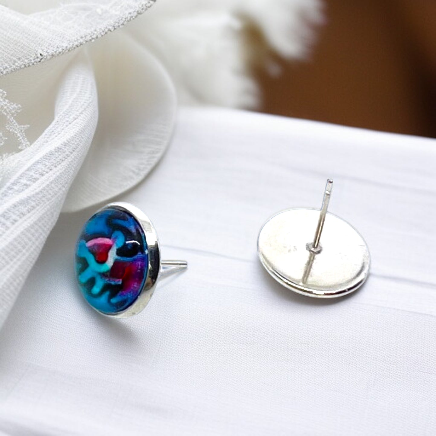 Roar into Style with Lion King Cabochon Stud Earrings!