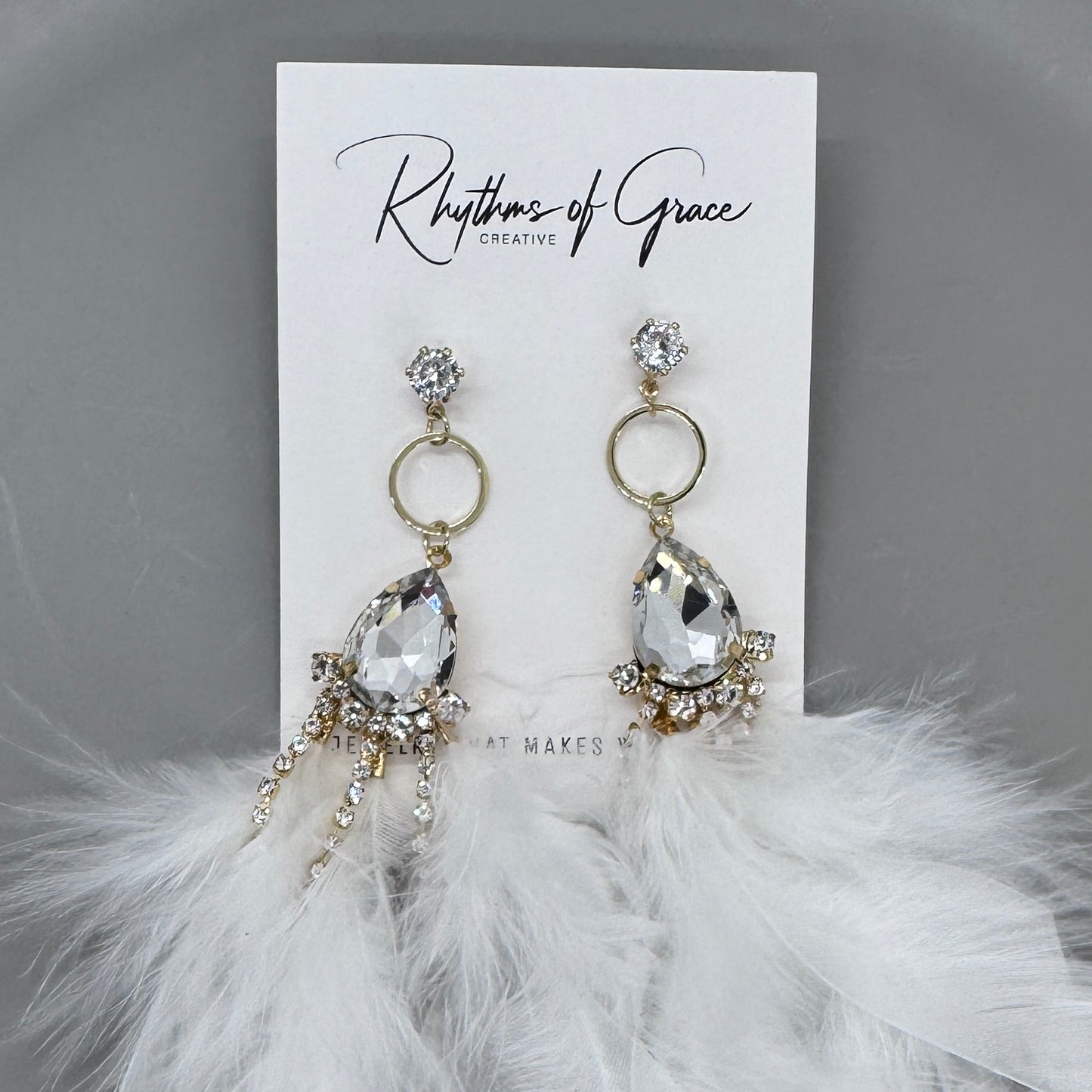 Dreamy White Feather Earrings – Rhinestone Dangles for Boho Queens