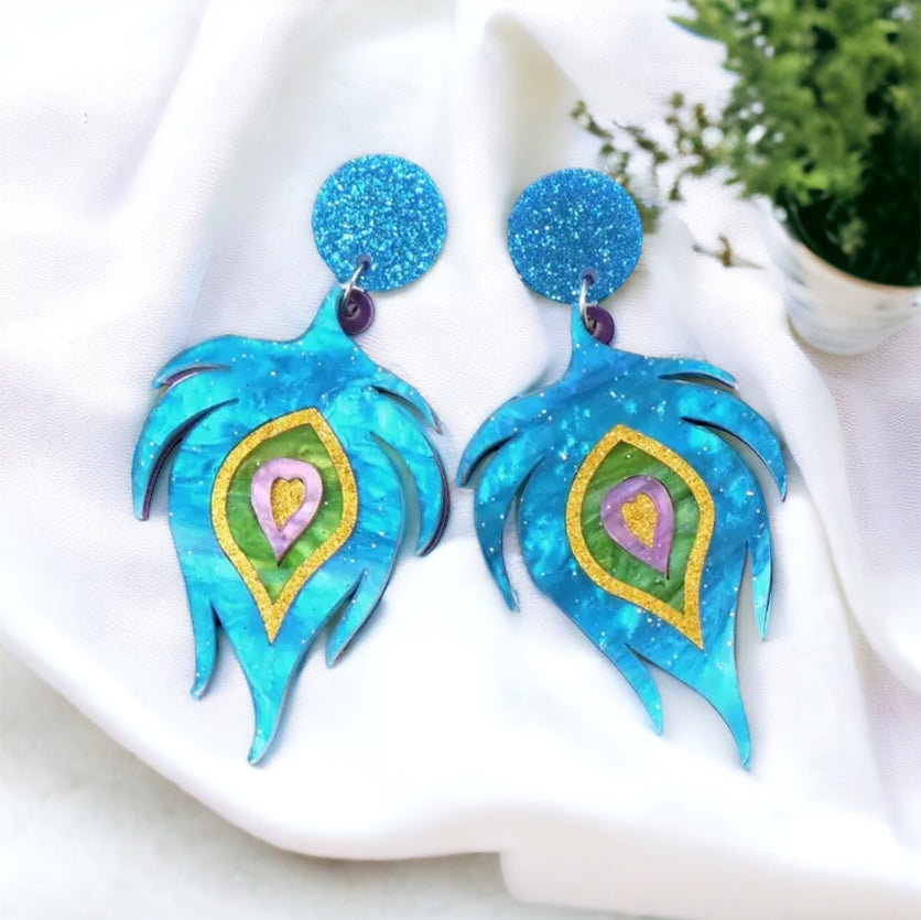 Flaunt Your Flair: Enchanting Peacock Feather Earrings!