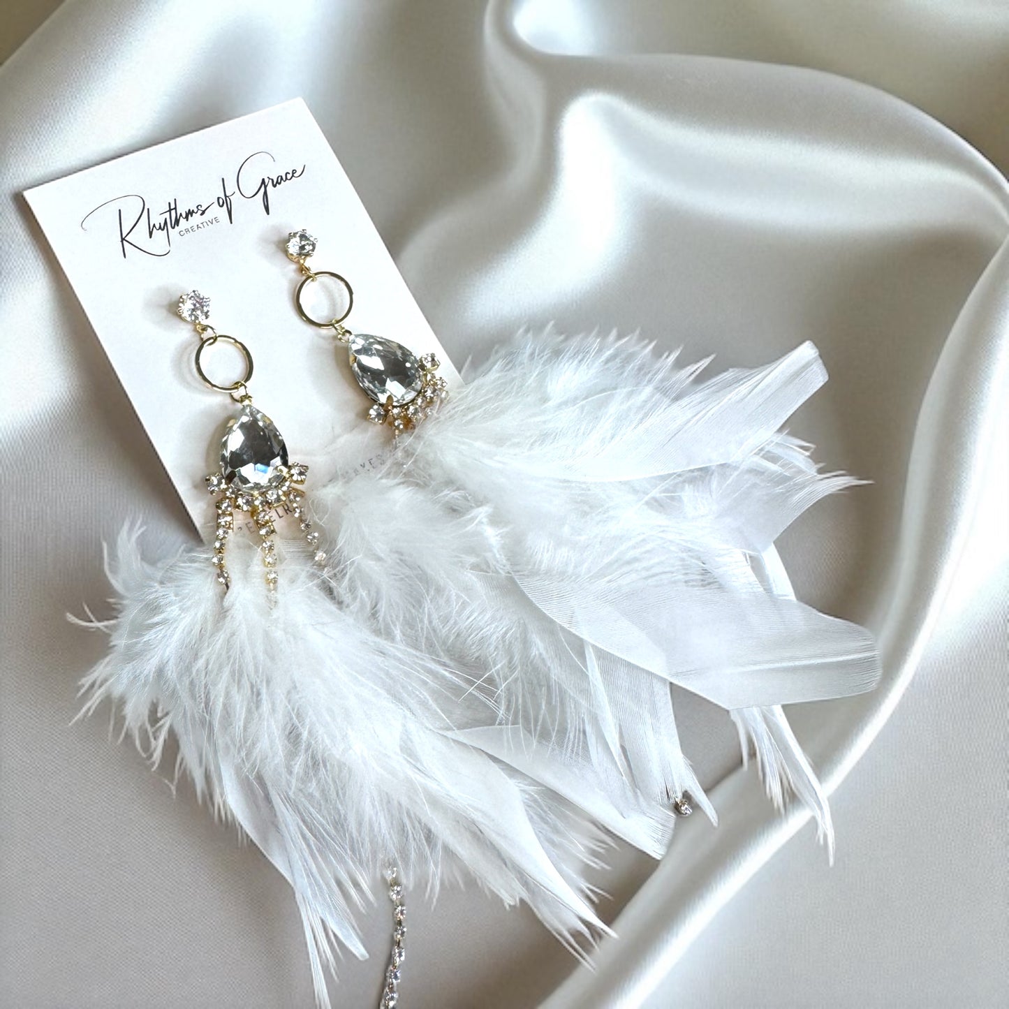 Dreamy White Feather Earrings – Rhinestone Dangles for Boho Queens