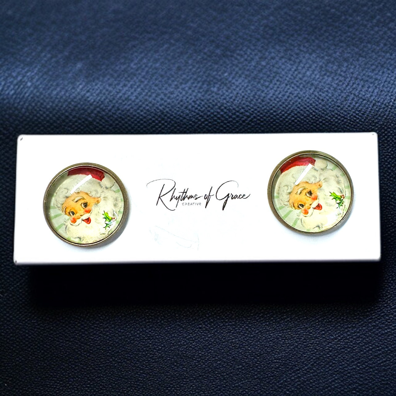 Vintage Santa Cabochon Stud Earrings – A Jolly Holiday Delight!