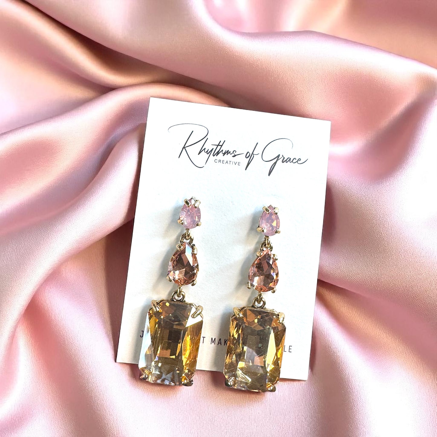 Blush & Sparkle: Stunning Pale Pink Rhinestone Drop Earrings!