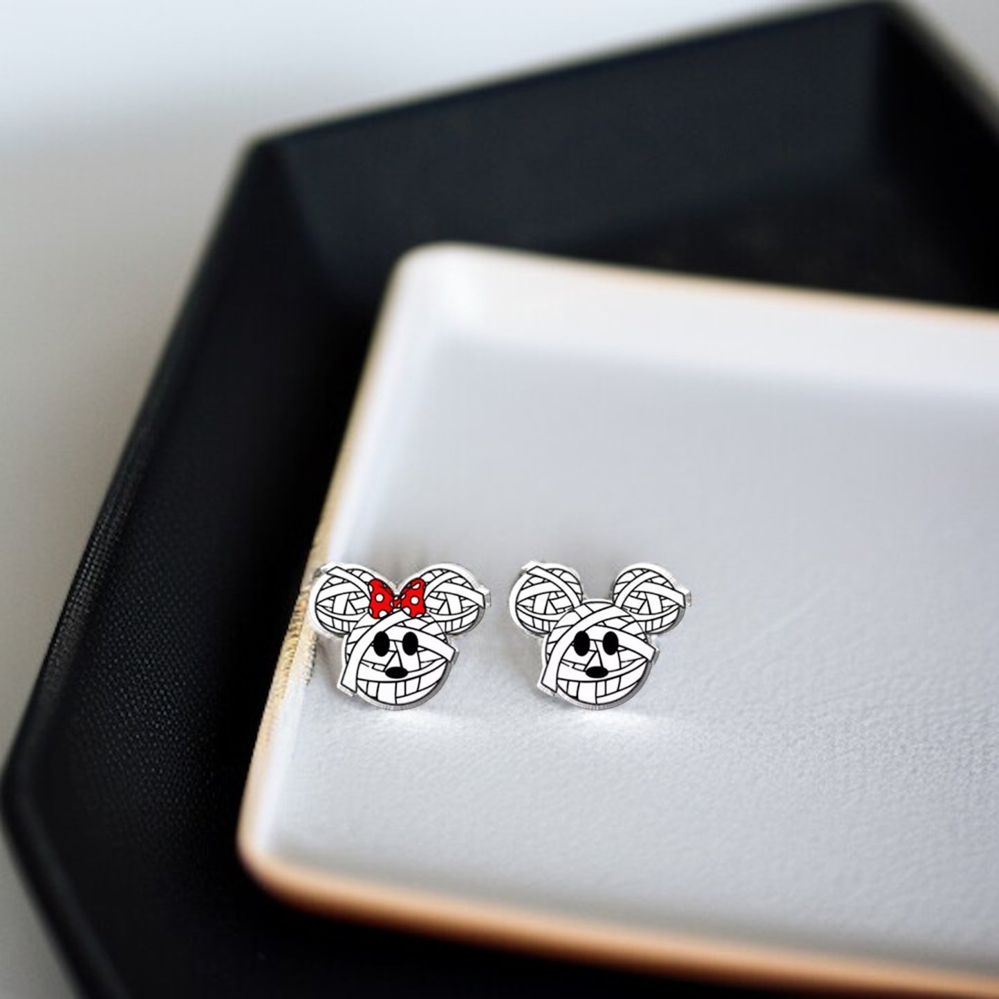 Hauntingly Cute Halloween Stud Earrings – Spooktacular Styles Await!