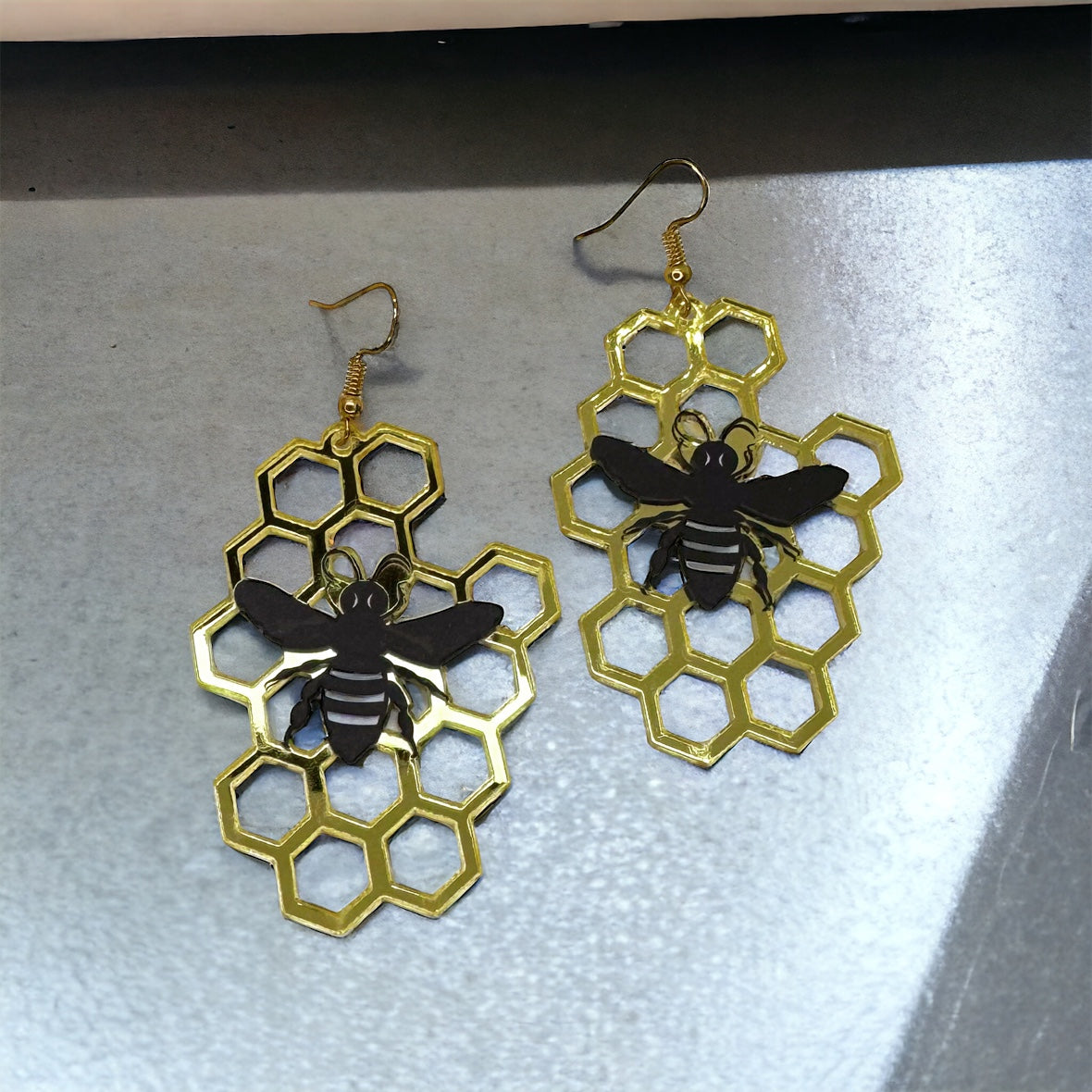 Bee-utiful Dangle Earrings - Buzzing Bumblebee Charm & Honeycomb Delight! ๐