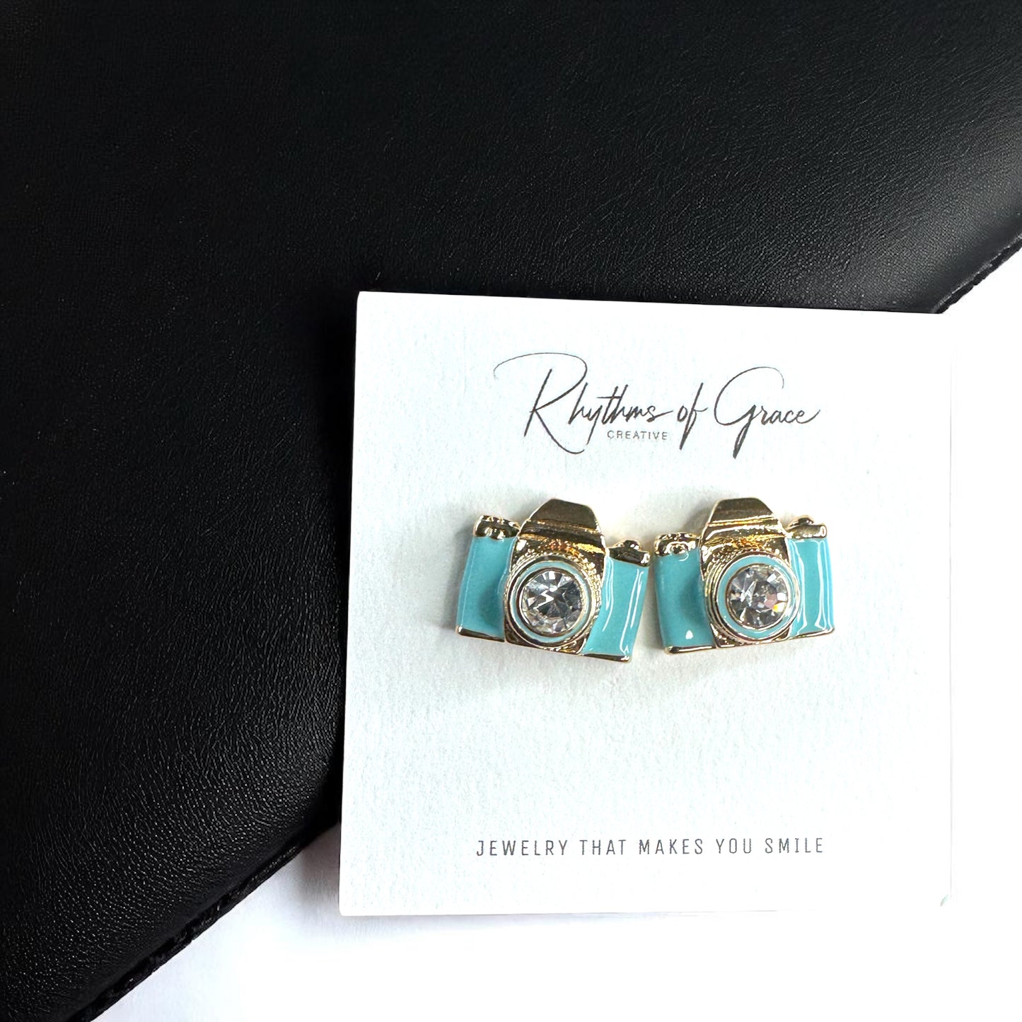 Snap Chic: Dazzling Camera Rhinestone Stud Earrings in White, Pink & Blue!