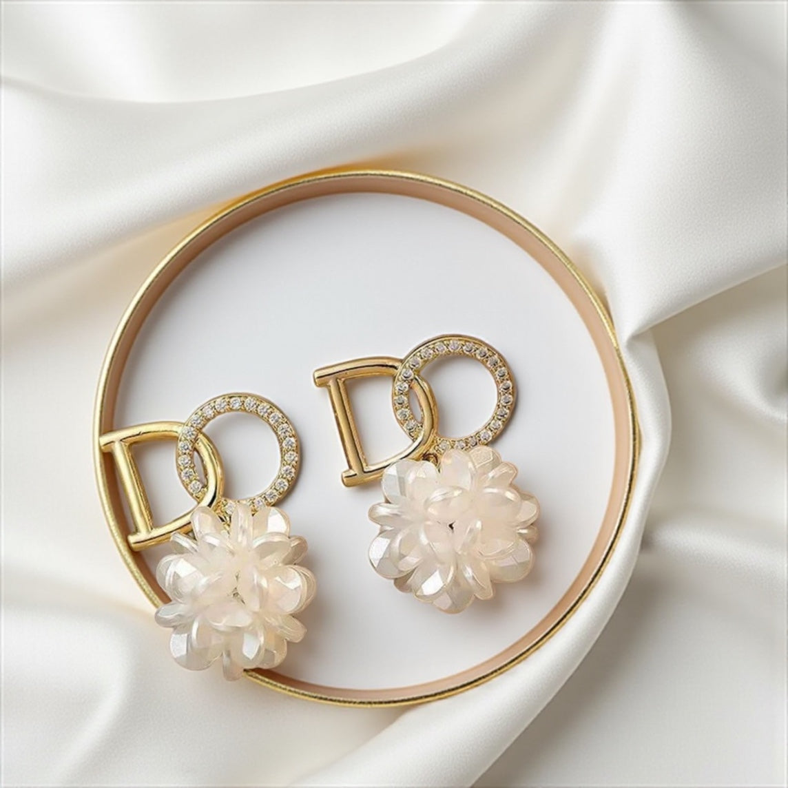 Dazzling 'I Do' Rhinestone Earrings: Shine Bright on Your Big Day!