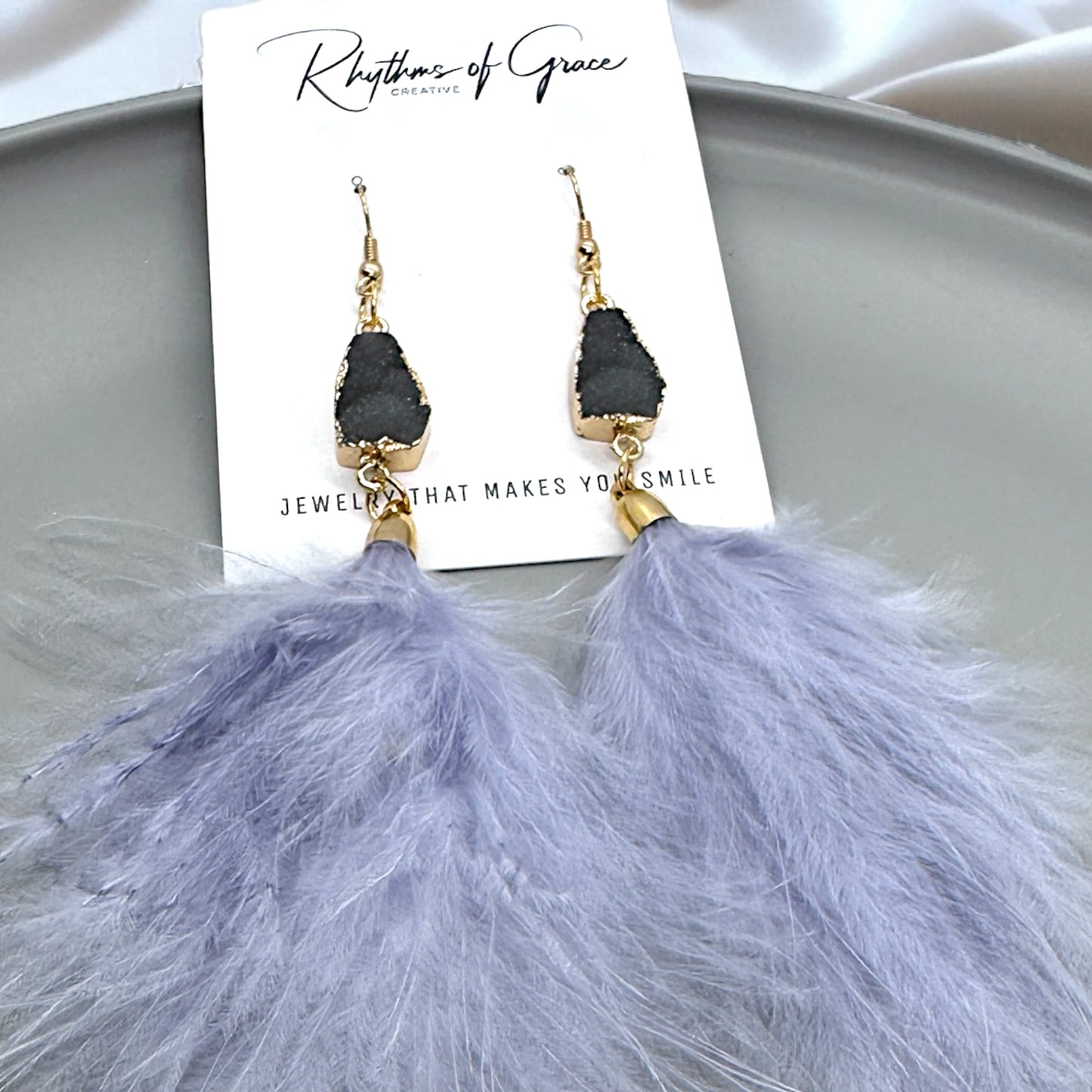 "Feathered Dreams" Druzy Dangle Earrings – Embrace Your Boho Sparkle!