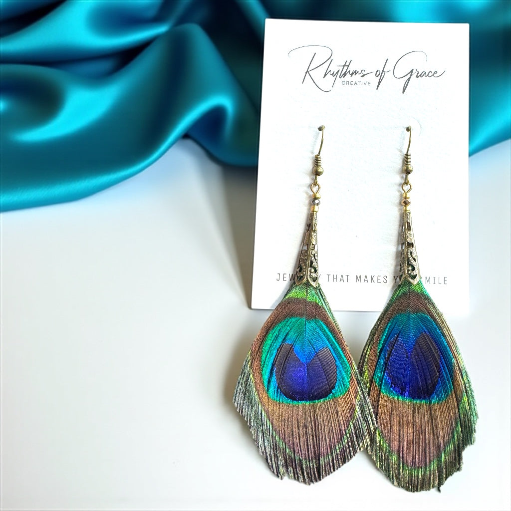 Peacock Feather Dangle Earrings – Add Some Festival Flair!