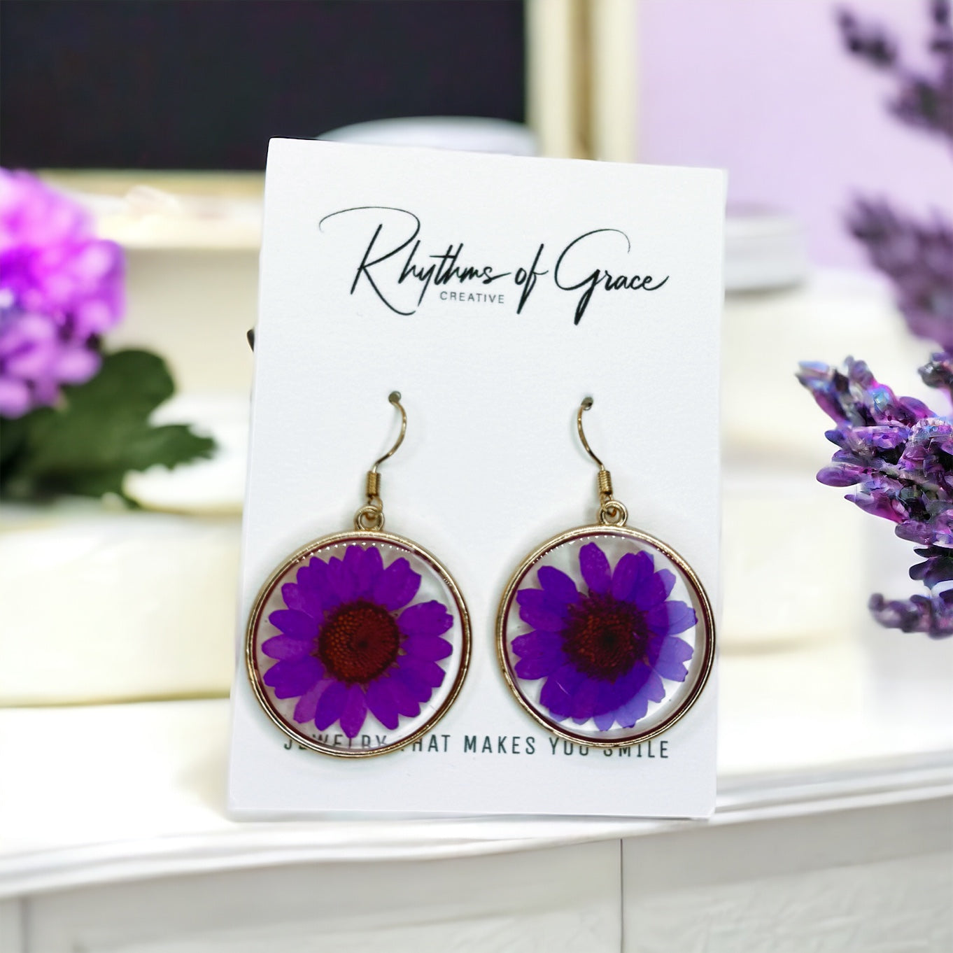 Petal Pizzazz: Enchanting Purple Dried Flower Earrings!