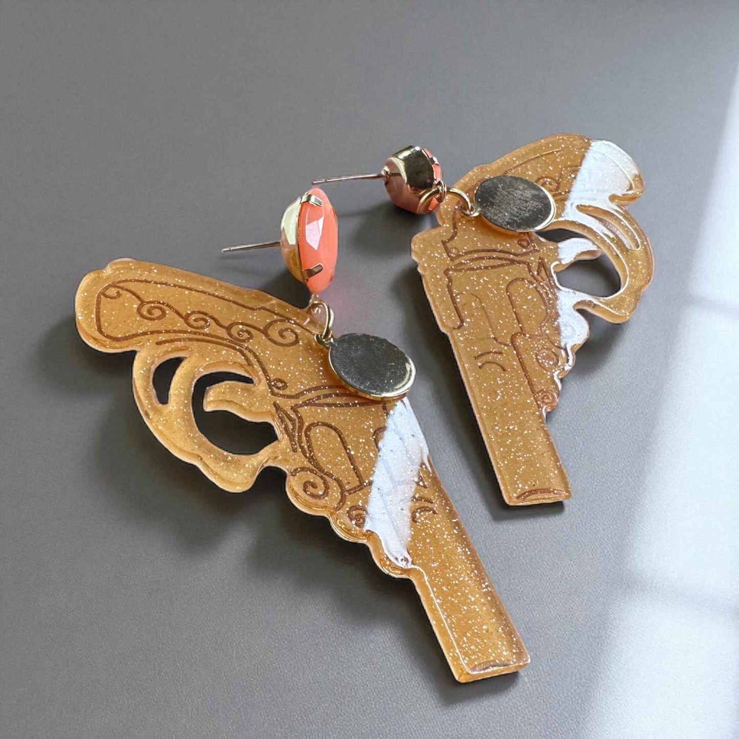 Western Vibes: Handgun Dangle Earrings – Personalized Pistol Style in Black or Peach 🤠