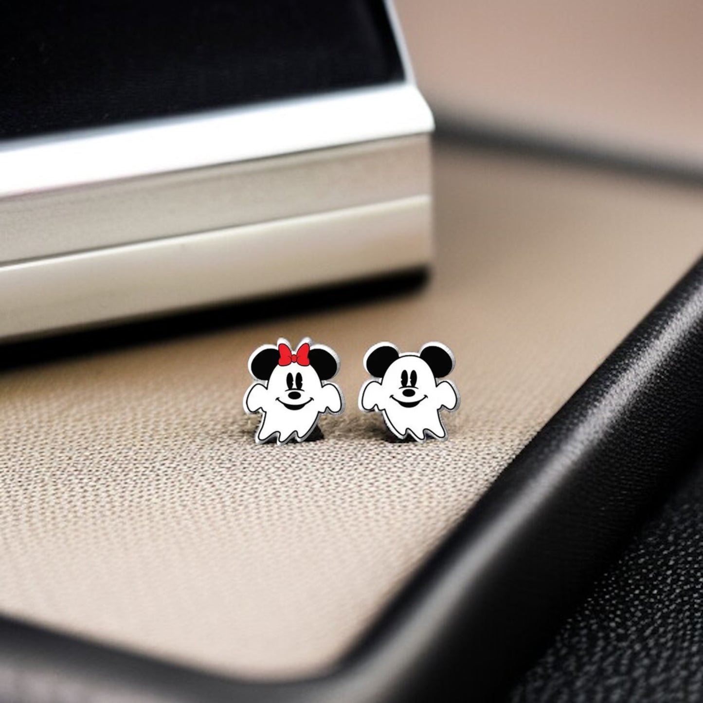 Hauntingly Cute Halloween Stud Earrings – Spooktacular Styles Await!