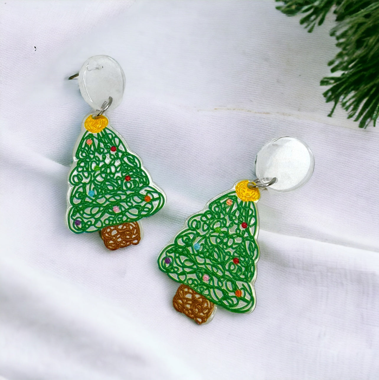 Festive Dazzle: Enchanting Christmas Tree Earrings!