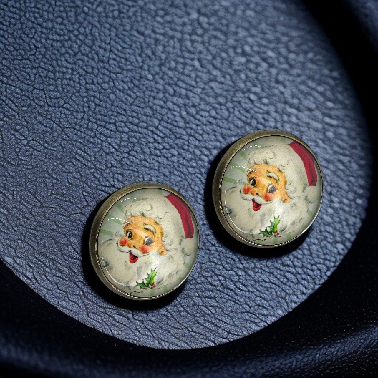 Vintage Santa Cabochon Stud Earrings – A Jolly Holiday Delight!