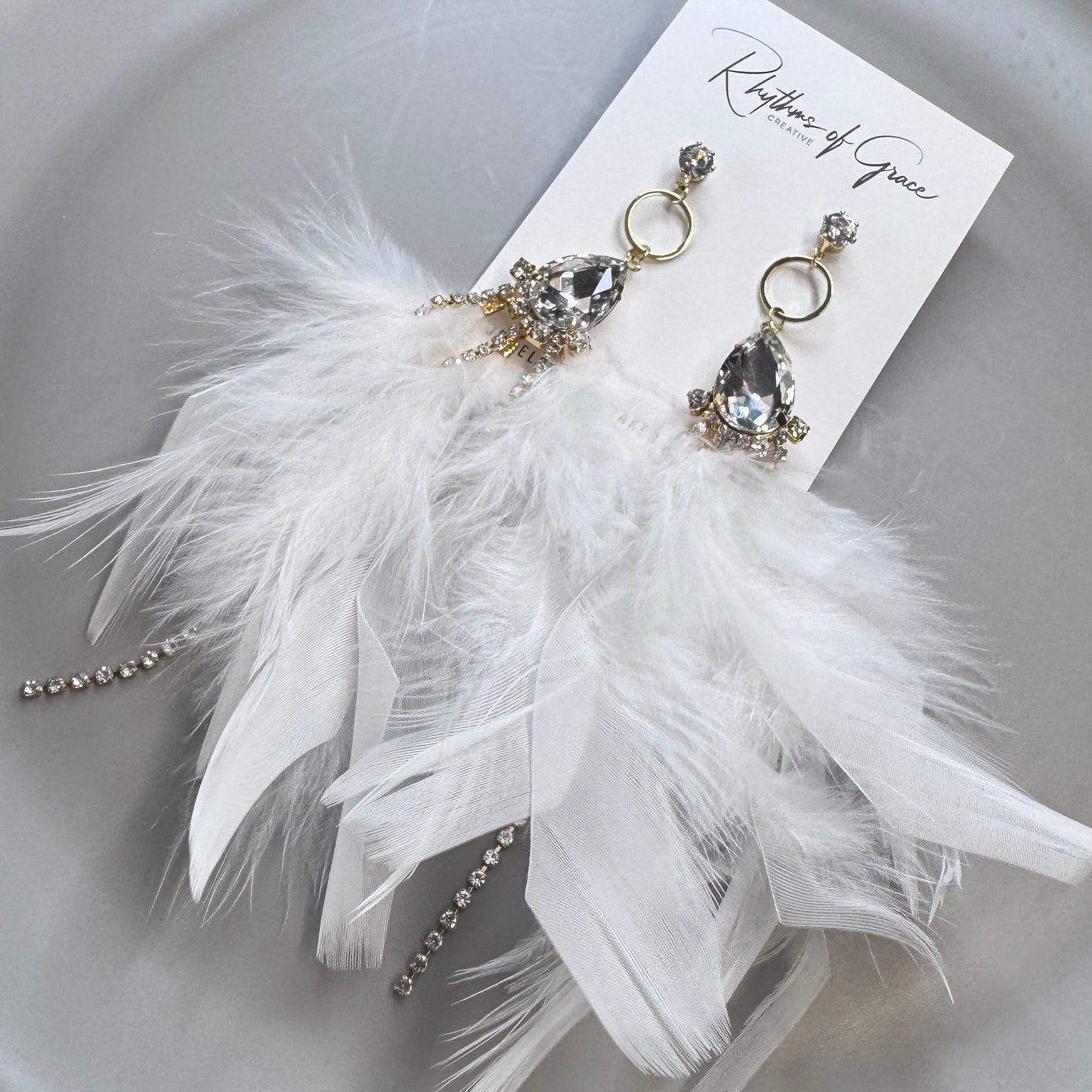 Dreamy White Feather Earrings – Rhinestone Dangles for Boho Queens