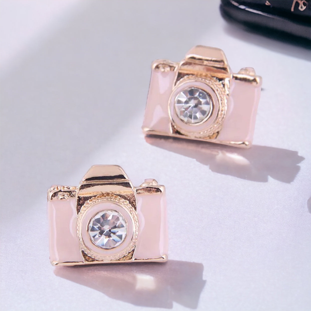 Snap Chic: Dazzling Camera Rhinestone Stud Earrings in White, Pink & Blue!