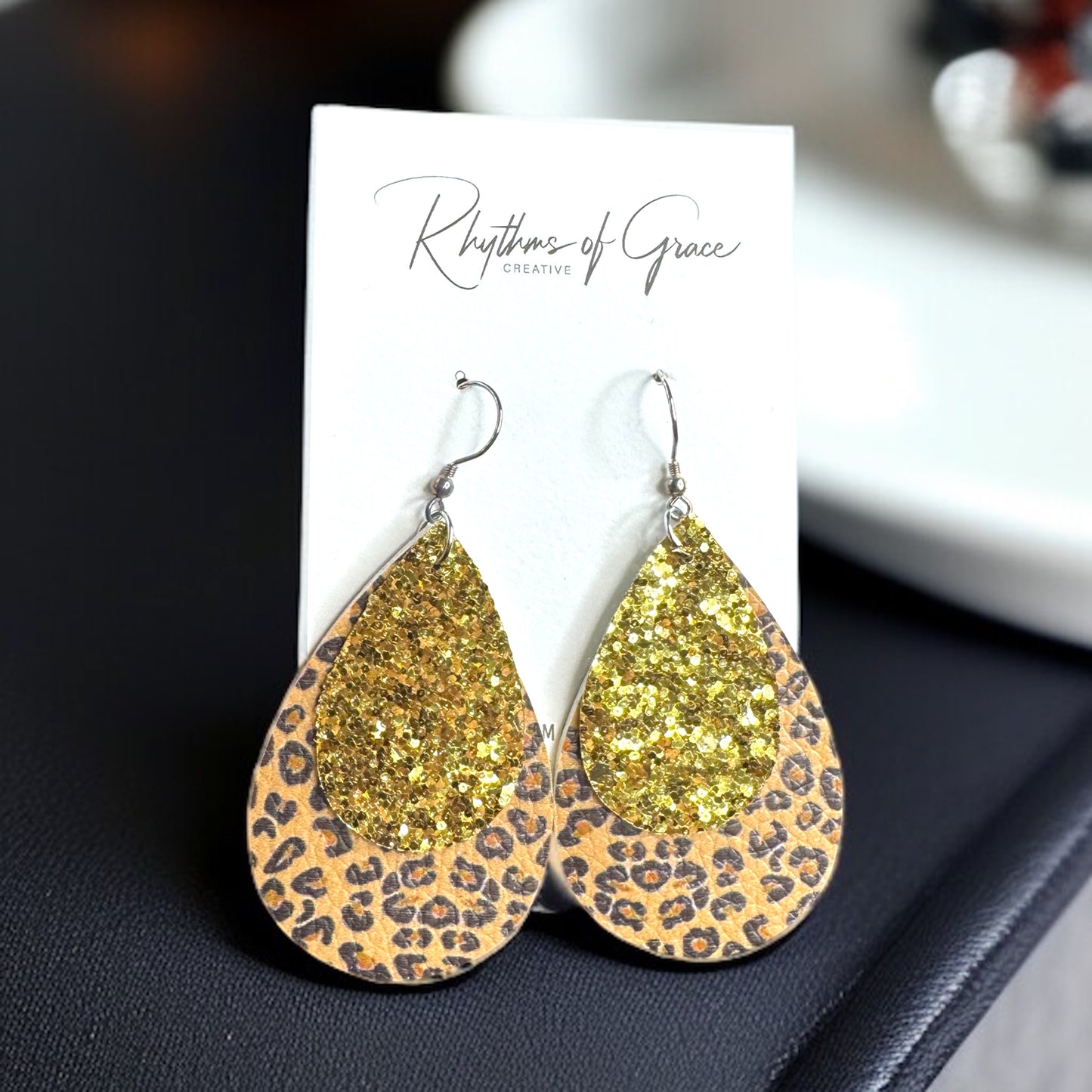 Unleash Your Inner Diva: Cheetah Print & Glitter Teardrop Earrings!
