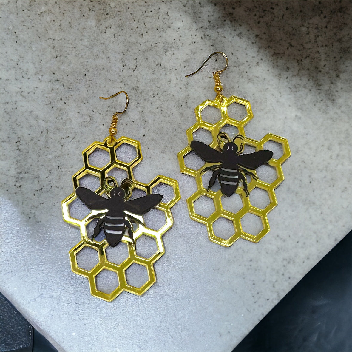 Bee-utiful Dangle Earrings - Buzzing Bumblebee Charm & Honeycomb Delight! ๐